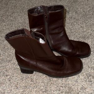 Naturalizer brown leather boots